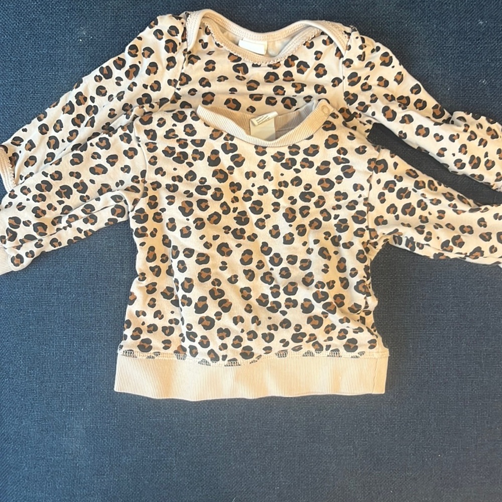 H&M baby sweatshirt and bodysuit